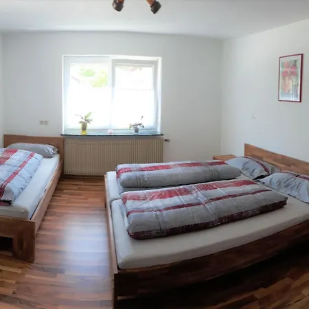 Tatil Evi Beim Wildenstein, 90qm Leibertingen